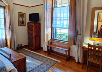 Oakdene Guest House Bedroom with desk